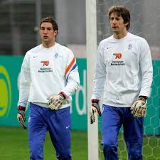 550 k €* sep 22, 1982 in haarlem, netherlands. Uzivatel Edwin Van Der Sar Na Twitteru A Well Deserved New Contract For Maarten Stekelenburg Who Has Shown His Quality And Experience Over The Past Year I Know Firsthand That Keepers Get Better