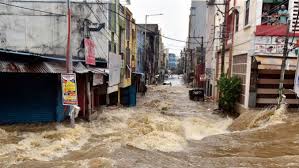 హైదరాబాద్‌లో హోరెత్తిన వరద బాధితుల ...