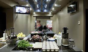 I corsi sono realizzati per piccoli gruppi di persone per poter consentire a tutti di cucinare ed essere seguiti. Scuole E Corsi Di Cucina In Giro Per L Italia Nel 2016 Casafacile