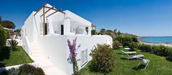2 bedroom accommodation in fontane bianche a 5 km da luoghi d'interesse come spiaggia di fontane bianche, cavagrande del cassibile e chiesa del borgo vecchio, questa casa vacanze vanta una buona posizione. Casa Blu Villa Fronte Mare In Affitto A Fontane Bianche Sicilia