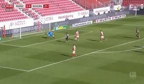 ^ prezydent odznaczył roberta lewandowskiego the president awarded robert lewandowski. Rywale Pomogli Szczesliwy Gol Lewandowskiego W Ostatniej Akcji Meczu Wideo Pilka Nozna Sport Pl