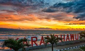 Pantai ombak tujuh sukabumi merupakan pantai yang paling selatan di kota sukabumi, rute dan harga tiket masuk wisata ini cukup murah, penginapan mudah. Pantai Karang Hawu Pantai Pesisir Selatan Dengan Cerita Nyi Roro Kidul Tempat Me