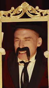 A Gentleman's Guide to Love and Murder