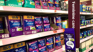 Bevor du den tampon einführst, ziehe kurz und kräftig am rückholfaden. Grossbritannien Schafft Steuer Auf Tampons Ab Zdfheute