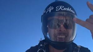 Community mourns death of Jeff and Matthew Hills after plane crash in NSW