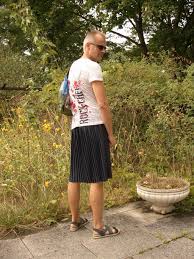 Man In Skirt Mode Rocke Manner Mode Rock Outfit