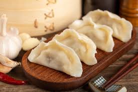 Under medium heat, carefully place frozen dumplings into frying pan containing 1/4 inch of oil. It Is Wrong To Cook Frozen Dumplings Boil The Water And Put Them In The Pan Keep In Mind 3 Tips The Dumplings Are Neither Broken Nor Sticky Inews