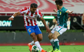 Chivas y le?n se ver?n las caras en el estadio akron este mi?rcoles y en punto de las 21:00 horas, tiempo del centro de m?xico, el ?rbitro adona? Leon Vs Chivas Horario Y Donde Ver En Vivo La Jornada 5 De Liga Mx