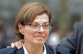 Some experts say keith raniere, the guru behind an unusual training business, is susan dones, a former nxivm trainer and tacoma, wa. ØªÙÙƒÙŠÙƒ Ø·Ø§Ø¦ÙØ© ØªØ¨ØªØ² Ø§Ù„Ù†Ø³Ø§Ø¡ Ù…Ø§Ø¯ÙŠØ§ ÙˆØ¬Ù†Ø³ÙŠØ§ ØªØ­Øª Ø³ØªØ§Ø± Ø§Ù„ØªÙ†Ù…ÙŠØ© Ø§Ù„Ø¨Ø´Ø±ÙŠØ© ÙÙŠ Ø£Ù…Ø±ÙŠÙƒØ§ Euronews