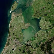 The first phase of the construction, the main island, is finished. Markermeer Wikipedia