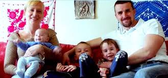 Jakab péter ismét figyelemfelkeltő akciót hajtott végre az éjjel a jobbik elnöke néhány héttel korábban közzétett egy hajnali videót, amiben rendőrök állták körbe. Kuruc Info Jakab Peter A Ciganysag Koreben Veget Kell Vetni A Bortonromantikanak