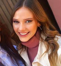 Annyura Adli Kullanicinin Alina Boz Panosundaki Pin Unluler Sac Ve Guzellik Guzellik