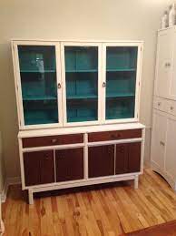 This is a gorgeous dated oak china cabinet makeover! Finished Mid Century Modern Buffet China Cabinet Done With Chalk Paint And Wax Modern Style Furniture Mid Century Modern Furniture Modern China Cabinet