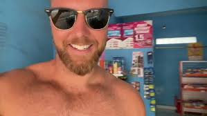 Buyin' My 1st Cigarette In Bali!!