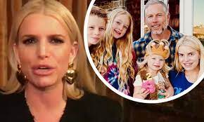 Jessica Simpson Has Not Thought About Alcohol During Covid 19 Pandemic Is Focused On Sobriety Daily Mail Online