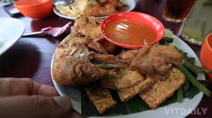 Tetapi, jangan risau jika tempat ini terlalu jauh untuk anda, grace point food court di kota kinabalu juga menawarkan mee tuaran yang halal! 6 Tempat Makan Wajib Cuba Di Kota Kinabalu