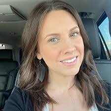 Nicole Dreyer's Instagram, Twitter & Facebook