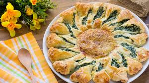 Ho provato la ricetta che ha fatto benedetta parodi nella sua trasmissione del 10 gennaio! Fatto In Casa Da Benedetta Girasole Di Pasta Sfoglia Spinaci E Ricotta Facebook