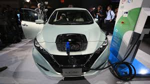 Select your favorite 2021 nissan leaf model to view standard features and available packages. Nissan Aims For Pole Position In Electric Cars With New Leaf Nikkei Asia