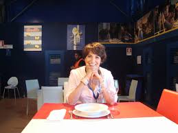 Barbara ronchi della rocca è una vera signora, nei modi e nelle parole. Bon Ton A Tavola Con Barbara Ronchi Della Rocca Laxstyle