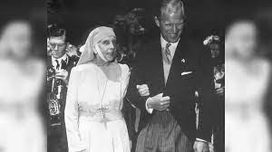 „meine stärke und meinen fels nannte queen elizabeth ii der junge philip, ein urenkel von königin victoria, wuchs zunächst bei seiner psychisch kranken mutter, später in internaten auf. Prinz Philip Expertin Verrat Seine Mutter War Immer Ein Riesiges Problem Fur Ihn Bunte De