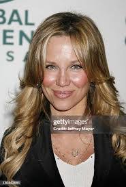 Kari Whitman's Instagram, Twitter & Facebook