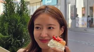 Walking On Thin Ice' Lee Young-ae and Kim Young-kwang, Desperate  Collaboration