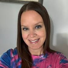 Lisa Semler's Instagram, Twitter & Facebook