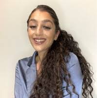 Carmen Khalil's Instagram, Twitter & Facebook