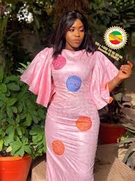 Achat en ligne pour vêtements dans un vaste choix de casual, soirée, cocktail, robes de mariage, clubbing et plus à. 2020 Choose Soucko Bazin For All Your Clothes Needs In Bazin Tel 22379252090 Bamako Mali African Fashion African Clothing African Print Fashion Dresses