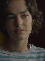 Amelie Holding Spoon