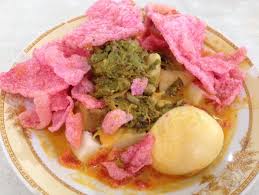 Satu lagi masakan khas padang yang resepnya mudah, yaitu pepes ayam. Orang Minang Makan Katupek Hingga Rendang Hitam Saat Lebaran