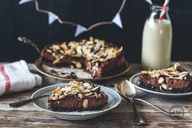 You can eat them warmed up in the microwave for 10 seconds or more, cold (refrigerated), or at room temperature anytime of the day. Death By Chocolate Raw Chocolate Cake Eat This Foodblog Vegane Rezepte Stories