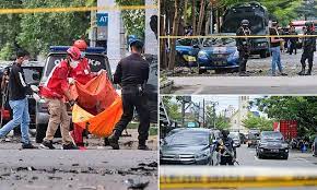 Two Suicide Bombers With Allegiances To Islamic State Blow Themselves Up Outside Indonesian Church Daily Mail Online