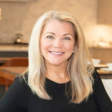 Cindy Cook's Instagram, Twitter & Facebook