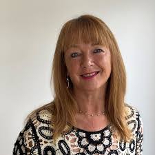 Mary Luff's Instagram, Twitter & Facebook