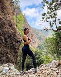 La diputada geraldine ponce de morena se quitó la blusa y subió la foto en instagram. Pin On Sexy Fit Girls