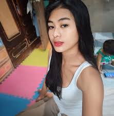 Roxanne Briones's Instagram, Twitter & Facebook