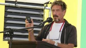 John mcafee, right, a pioneer in computer security who lives in belize, is a person of interest in the murder of his neighbor.credit.photo illustration by the new york times. John Mcafee Aktuelle Themen Nachrichten Sz De