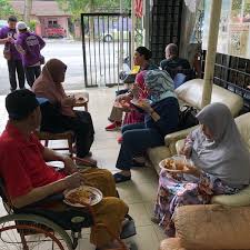 Khatijah binti alavi dan en azmi bin abdul manaf. Pusat Jagaan Al Fikrah Kajang Selangor