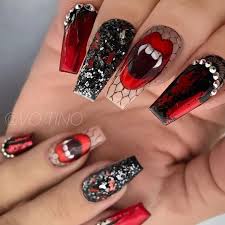 These halloween nails are cool enough to rock long past the 31st. 41 Cute And Creepy Halloween Nail Designs 2021 Halloween Acrylic Nails Halloween Nail Designs Halloween Nail Art