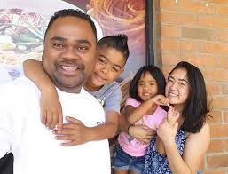 Mình đã làm tròn trách nhiệm và lời hứa của với anh tài, phần còn lại là của gia đình và bé heo. DÅ©ng Taylor Thu PhÆ°Æ¡ng Chi 50 Triá»‡u Bay Tá»« Viá»‡t Nam Sang Má»¹ Chá»‰ Ä'á»ƒ Giá»¯ Lá»i Há»©a Vá»›i Con