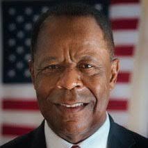 Kelly Plumb's Instagram, Twitter & Facebook