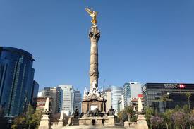 El ángel de la independencia (the angel of independence), most commonly known by the shortened name el ángel and officially known as columna de la independencia, is a victory column located on a roundabout over paseo de la reforma in downtown mexico city. El Angel De La Independencia En Berlin Y En Paris