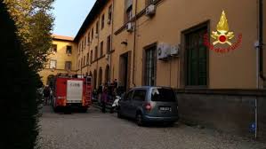 Una nuvola di fumo si è alzata ed è stata vista da diverse zone della città. Firenze Universita Incendio A Santa Marta Evacuate 300 Persone Firenze Post