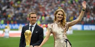 Austragungsort ist das wembley stadium in london.dort fanden auch die beiden halbfinalspiele statt. Wm Finale 2018 Philipp Lahm Und Schonheit Auf Spielfeld Wer Ist Das Russische Model Express De