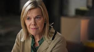 Who is Carolyn Pickles dating? Carolyn Pickles boyfriend, husband