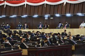 Contohnya adalah pembelian barang untuk operasional dan investasi untuk barang publik. Rapbn 2021 Anggaran Pemulihan Ekonomi Rp356 Triliun Ada 6 Fokus Alokasi