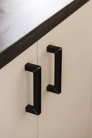 rvs handgrepen geven de moderne keuken een stoere uitstraling een industrieel element de keuken grepen zijn voorzien keuken handgrepen moderne keuken keuken