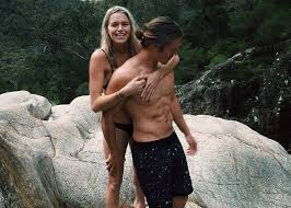 6,140 likes · 5 talking about this. Alex Chumpy Pullin S Girlfriend Ellidy Vlug Leaves Note On Front Door Of Gold Coast Home Daily Mail Online